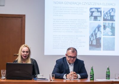 konferencja czysta elewacja