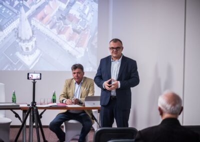 konferencja czysta elewacja
